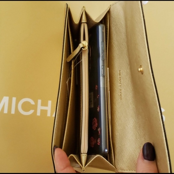 NWT Michael Kors Gold Wallet - Picture 4 of 7